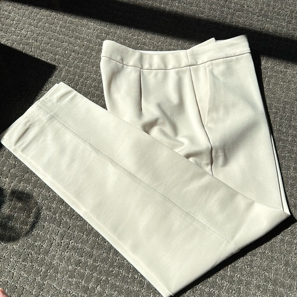 Elegant MaxMara Cream Trousers - Picture 3 of 5